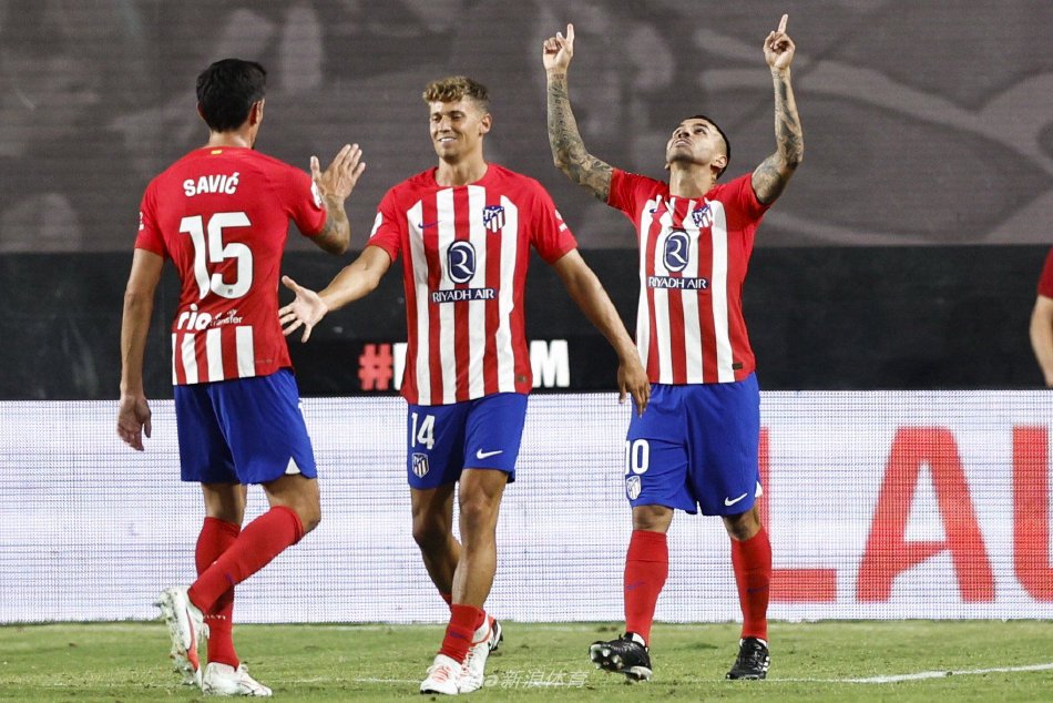 许多人在现 许多人在现